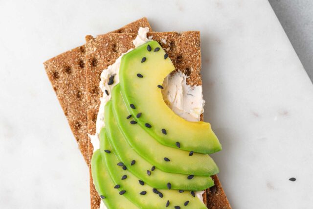 Life Light 8 Elements Ernährung Tipp Cracker mit Avocado
